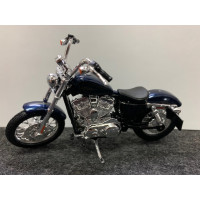 MOTO HARLEY DAVIDSON XL 1200V SEVENTY-TWO 2012 SERIE 34 - MAISTO